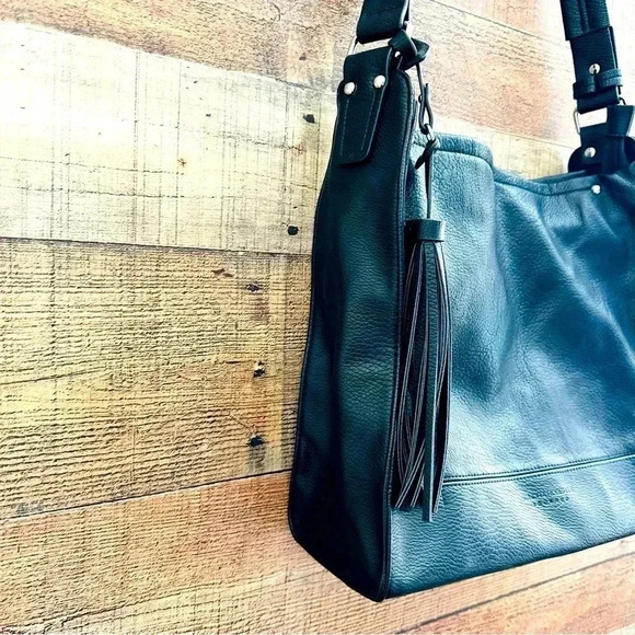 NWOT Sondra Roberts Leather Squared Hobo Bag With Tassel - Picture 3 of 11